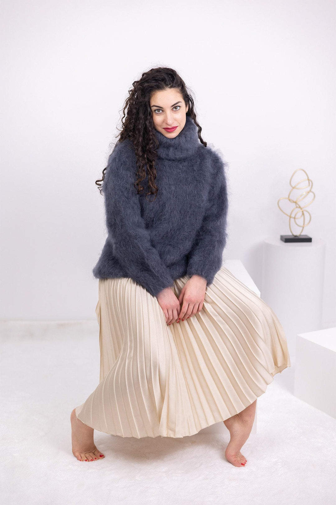 Hand-Knitted Gray Mohair Wool Sweater – Chunky Unisex Large Knit Pullover T1545