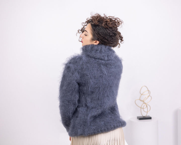 Hand-Knitted Gray Mohair Wool Sweater – Chunky Unisex Large Knit Pullover T1545