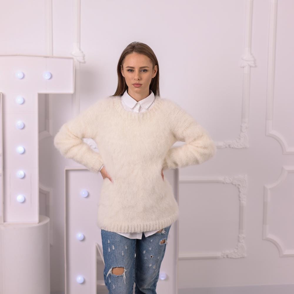 Off White Baby Suri Alpaca Sweater, Fluffy Merino Crewneck, Hand Knitted Soft Jumper T2043