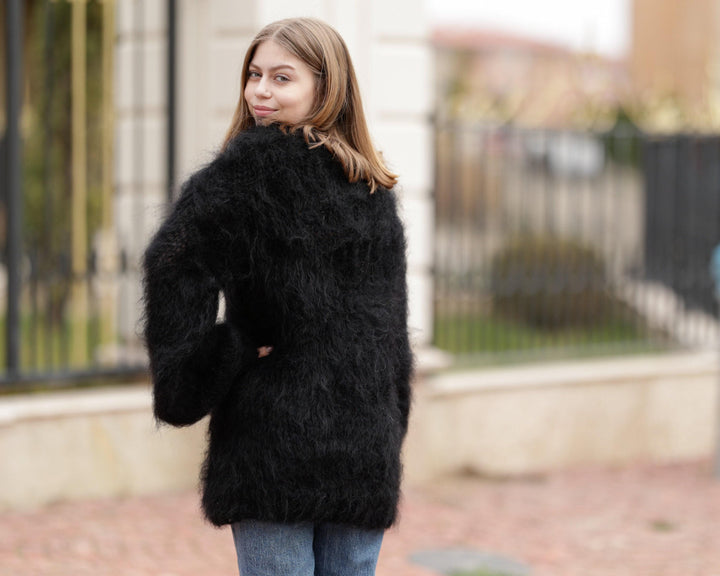 Black Mohair Sweater – Hand-Knitted Big-Needle Fluffy Transparent Pullover T1371