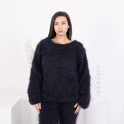 Flauschiger schwarzer Mohairpullover – handgestrickter Grobstrick mit Lochmuster T1588