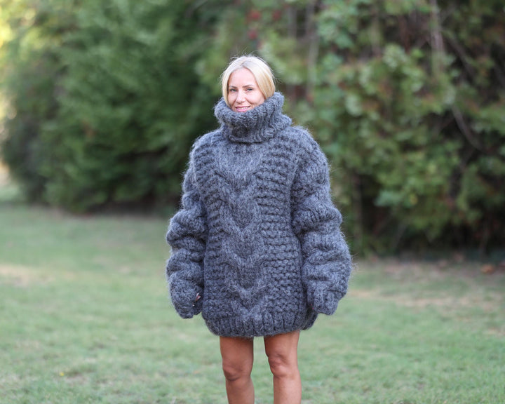 20-Strand Thick Mohair Sweater – Hand-Knitted Blue Chunky Cable Knit Jumper T1461