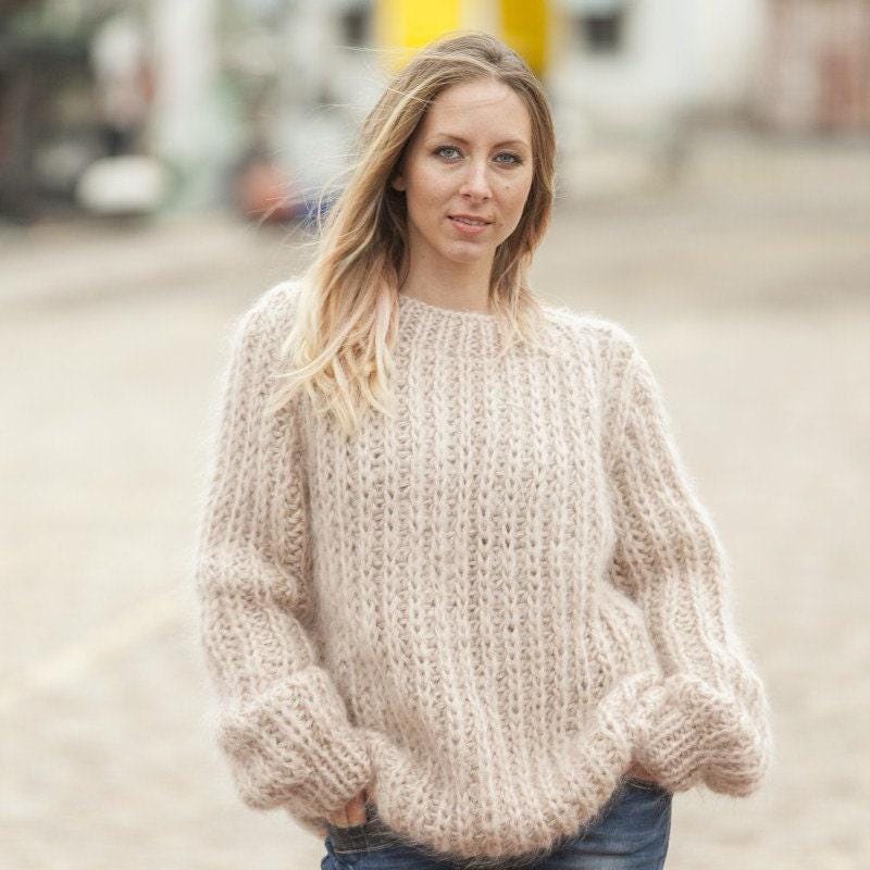 Beige Mohair Sweater – Hand-Knitted Soft Ribbed Thick Oversized Crewneck Pullover T464