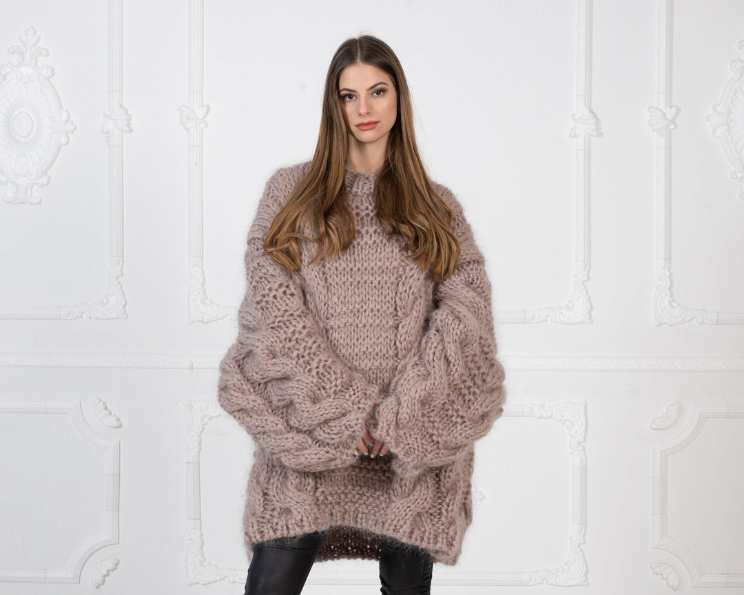 Oversized Loose Knit Beige Mohair Sweater – Hand-Knitted Cabled Chunky Pullover T992W
