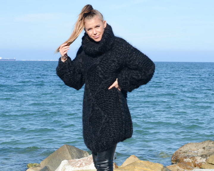 12-Strand Black Mohair Pullover – Hand-Knitted Oversized Turtleneck Sweater T676