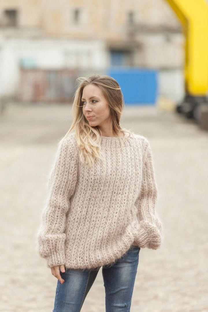 Beige Mohair Sweater – Hand-Knitted Soft Ribbed Thick Oversized Crewneck Pullover T464