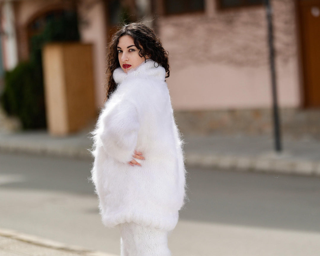 Hand-Knitted White Mohair Sweater – Chunky Fluffy Warm Turtleneck Pullover T1396
