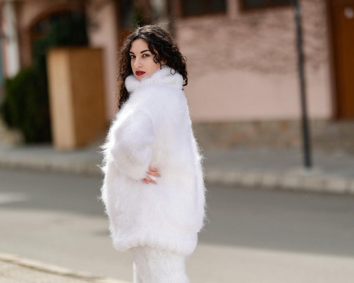 Hand-Knitted White Mohair Sweater – Chunky Fluffy Warm Turtleneck Pullover T1396