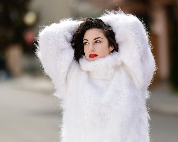 Hand-Knitted White Mohair Sweater – Chunky Fluffy Warm Turtleneck Pullover T1396