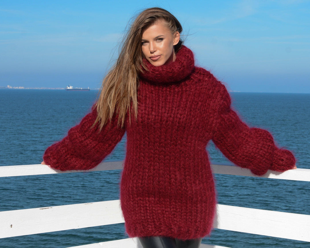 12-Strand Huge Turtleneck Mohair Sweater – Hand-Knitted Chunky Unisex Red Fluffy Pullover T672