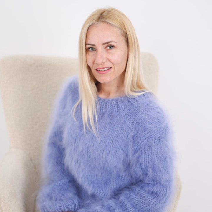 Fluffy Mohair Sweater – Hand-Knitted Hairy Fuzzy Big-Needle Pullover by Tiffy Mohair T1902