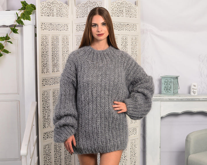 Grey Ribbed Mohair Sweater – Hand-Knitted Fluffy Chunky Fisherman Pullover T794W