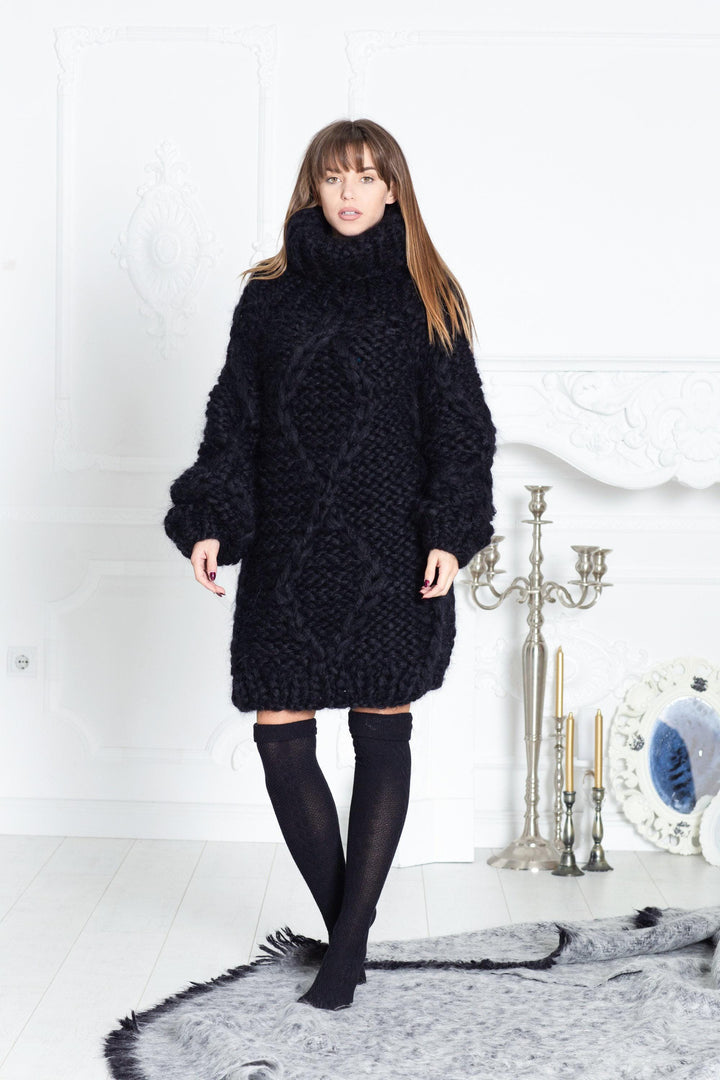 12-Strand Black Mohair Sweater – Hand-Knitted Oversized Cream Turtleneck Pullover T589
