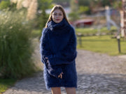 Pull en mohair tricoté main bleu marine – Col roulé extra-long 55 cm, duveteux et moelleux T1253