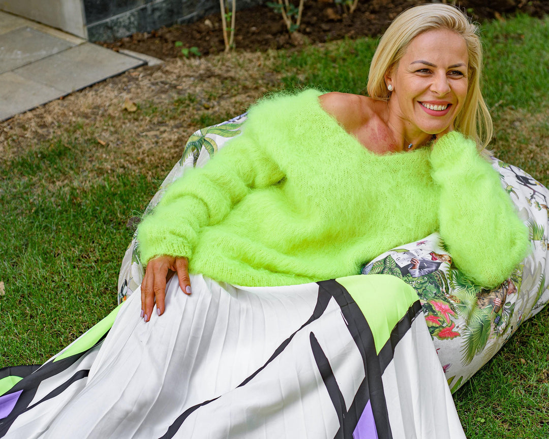 Neon Green Mohair Sweater – Hand-Knitted Fluffy Scratchy Textured Jumper T877