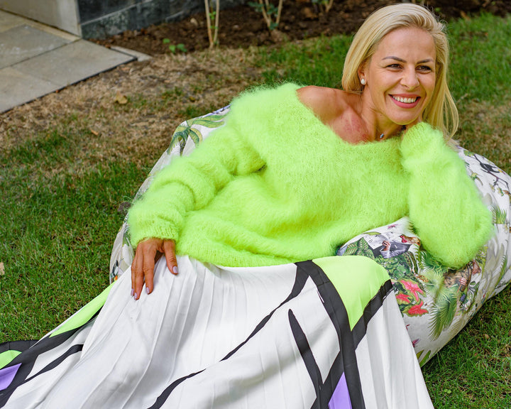 Neon Green Mohair Sweater – Hand-Knitted Fluffy Scratchy Textured Jumper T877
