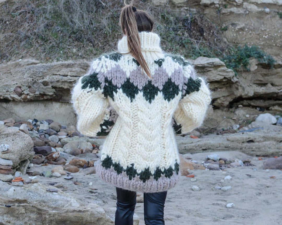 Icelandic Mohair Sweater – 4 kg 15-Strand Hand-Knitted Chunky Nordic Pullover T675