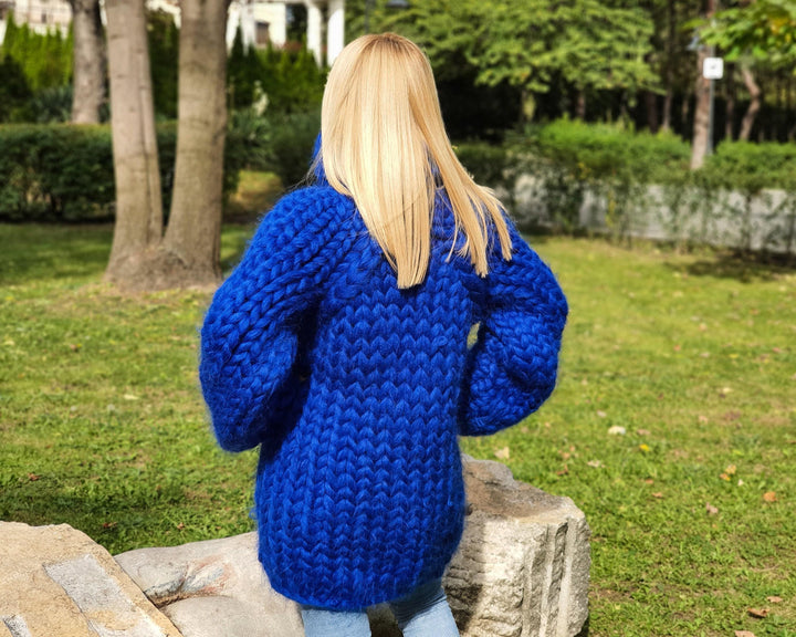 Hand-Knitted 25-Strand Mohair Sweater – Blue Oversized Long-Haired Fluffy Jumper T896