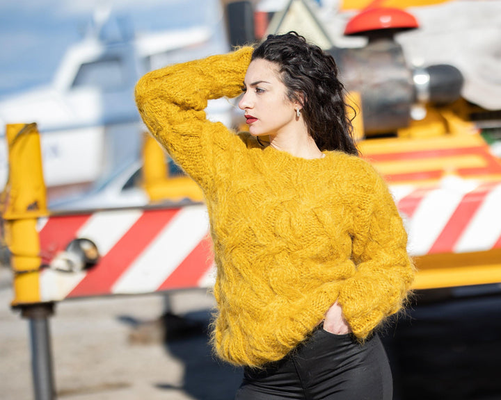 Mustard Mohair–Wool Sweater – Hand-Knitted Soft Lightweight Casual Pullover T565