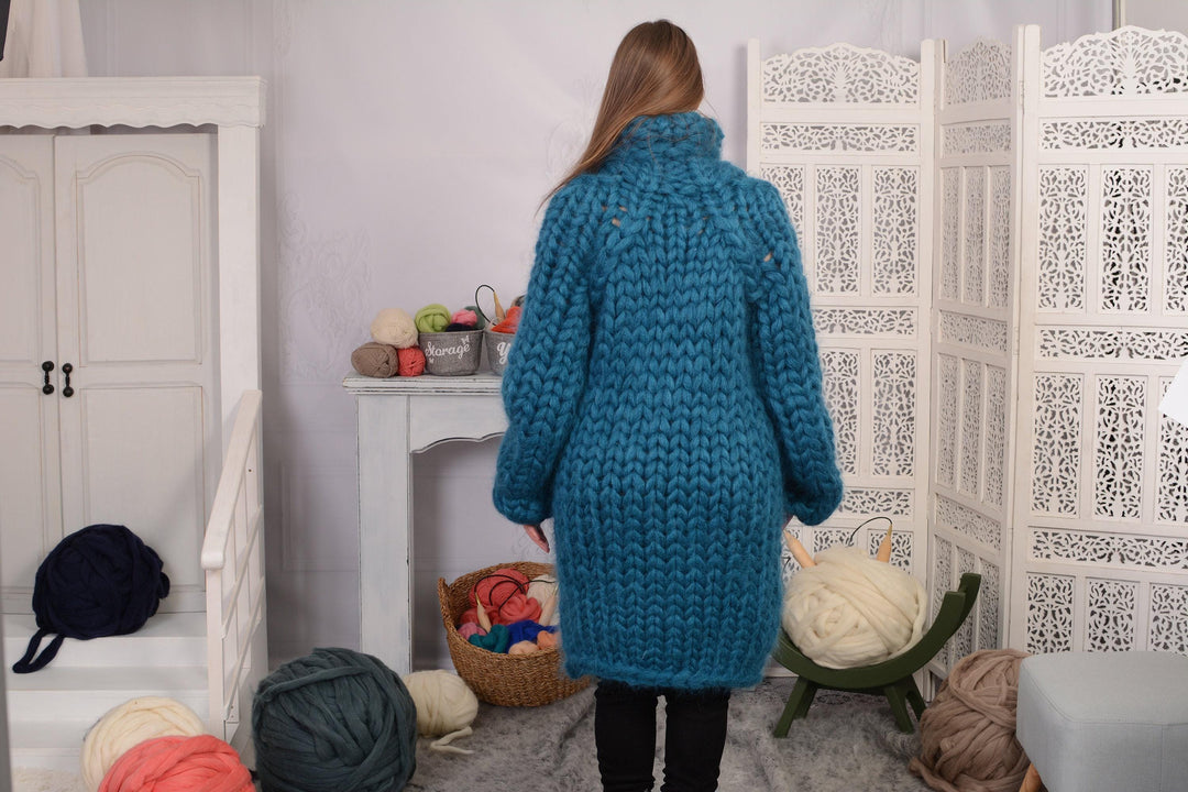 25-Strand Thick Mohair Sweater – Hand-Knitted Blue Chunky Cable Knit Jumper T699W