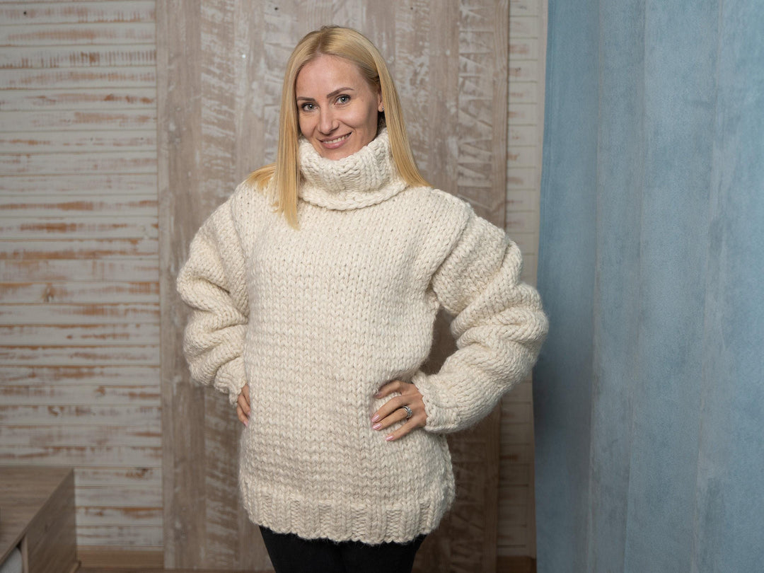 16 strands Alpaca and wool mix sweater , Hand knitted Cream extra chunky jumper T1098