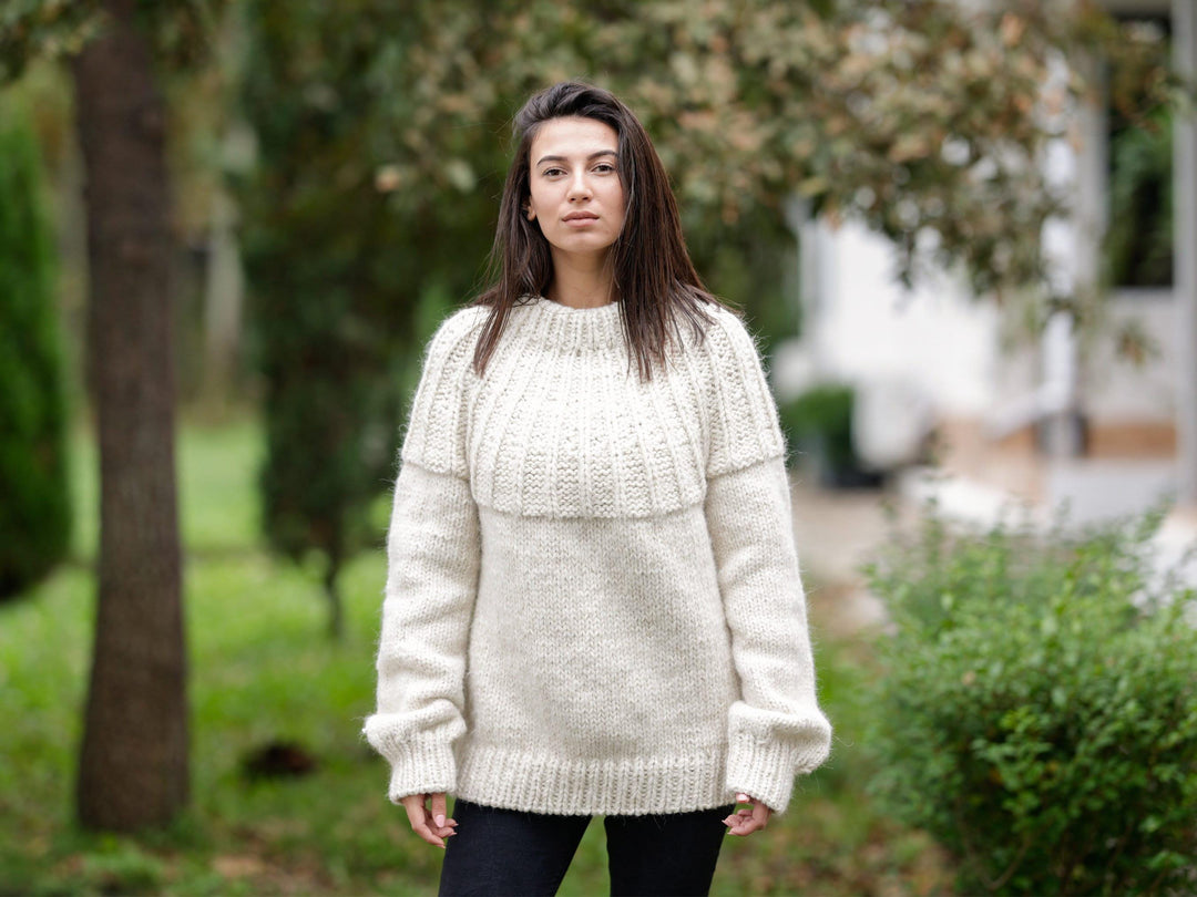Extra Chunky Alpaca Wool Sweater, Hand Knitted Thick Fluffy Warm Pullover T1131