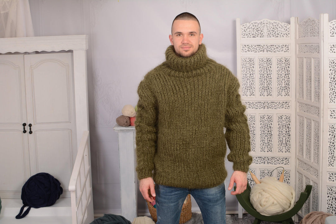 Hand-Knitted Olive Green Mohair Sweater – Chunky Cozy Turtleneck Pull T697AM