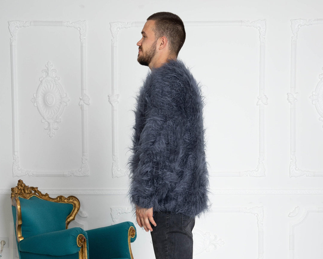 Gray Men’s Mohair Sweater – Hand-Knitted Chunky Wool Unisex Pullover T641M
