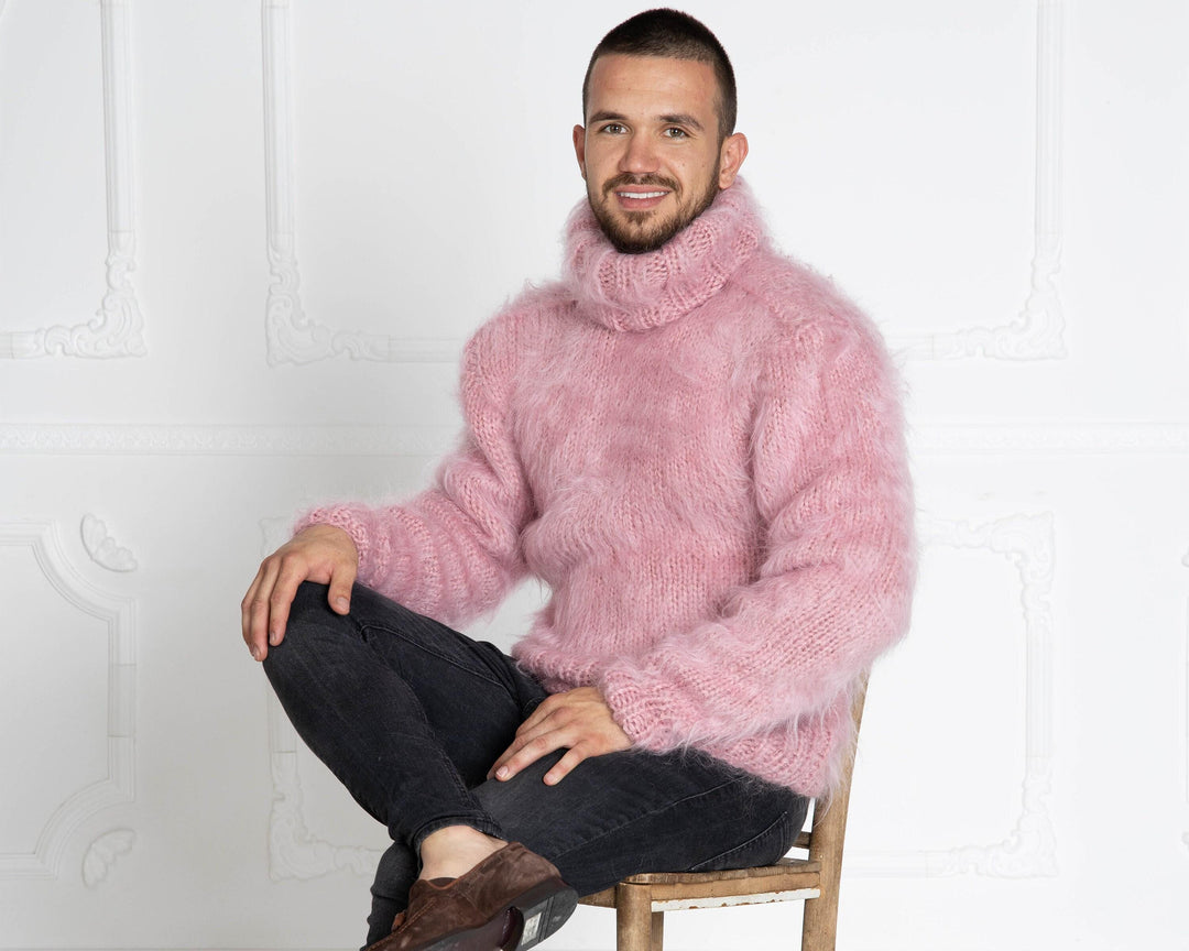 Pink Mohair Sweater – Hand-Knitted Stylish Men’s Fluffy Pullover T640M