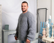 Handgestrickter grauer Mohairpullover – Flauschiger gerippter Fischerpullover T794M