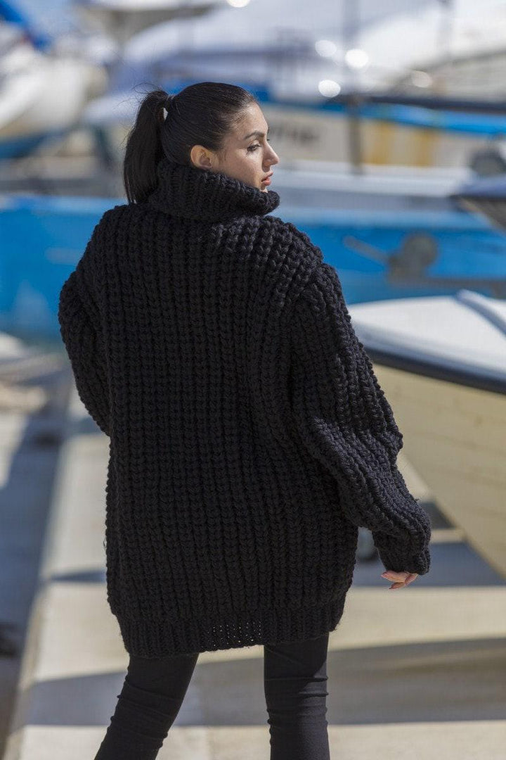 3 kg Oversized Wool Sweater – Thick Hand-Knitted Jumper T575