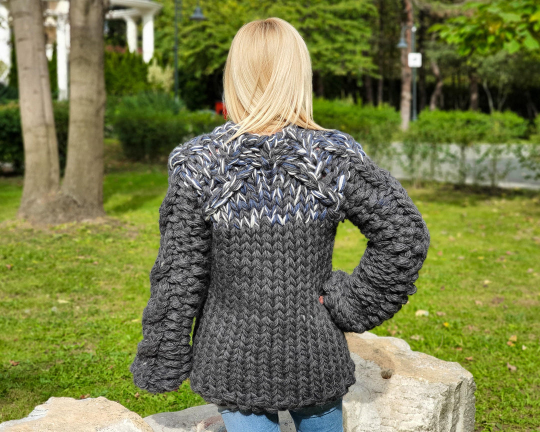 10-Strand Chunky Cable Knit Sweater – Hand-Knitted Wool Blend Pullover with Cables T900