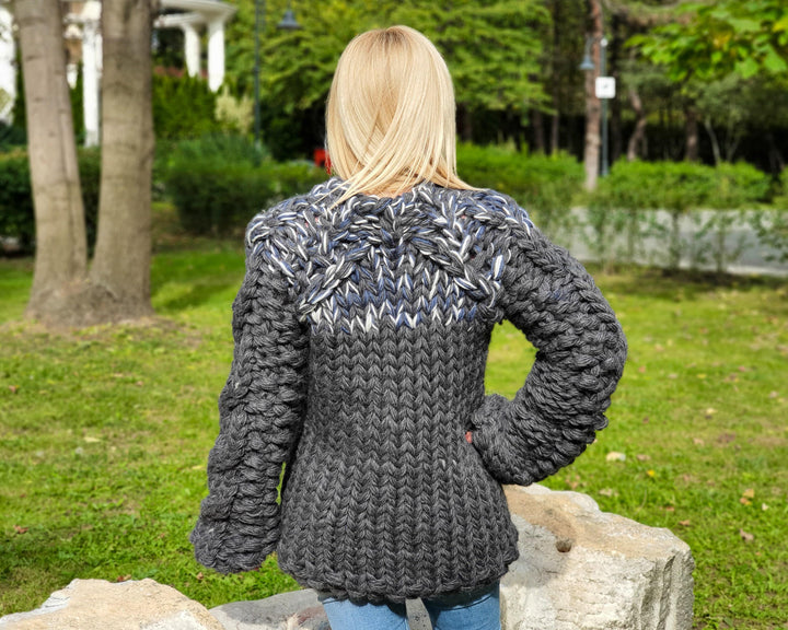 10-Strand Chunky Cable Knit Sweater – Hand-Knitted Wool Blend Pullover with Cables T900