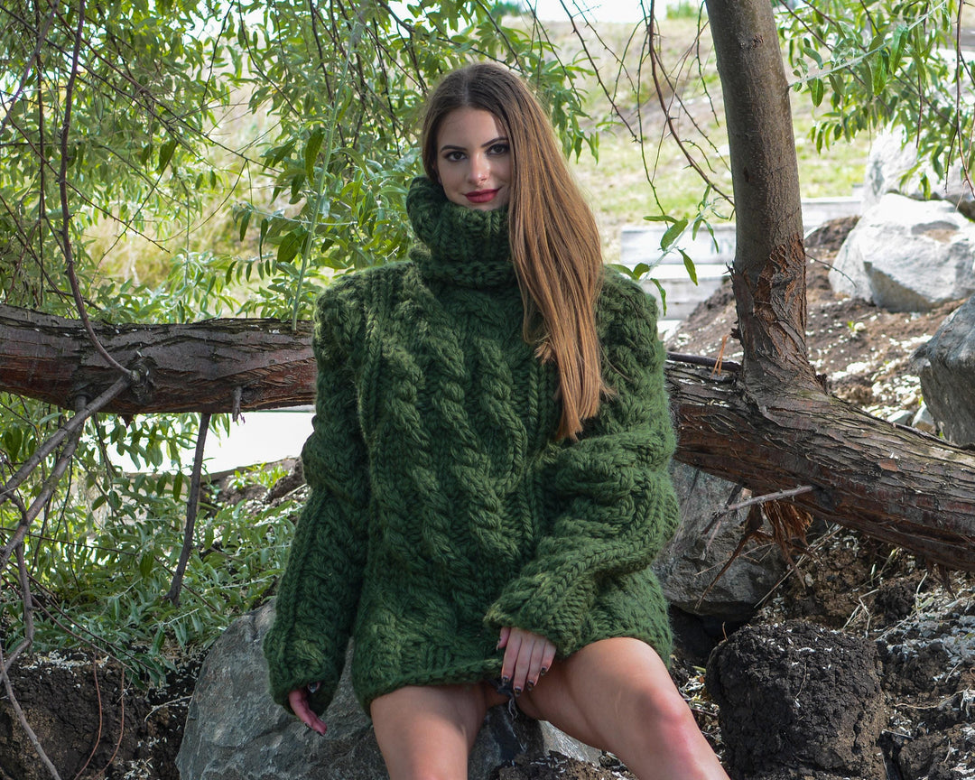 5-Strand Thick Green Wool Sweater – Hand-Knitted Chunky Cable Pullover T790W
