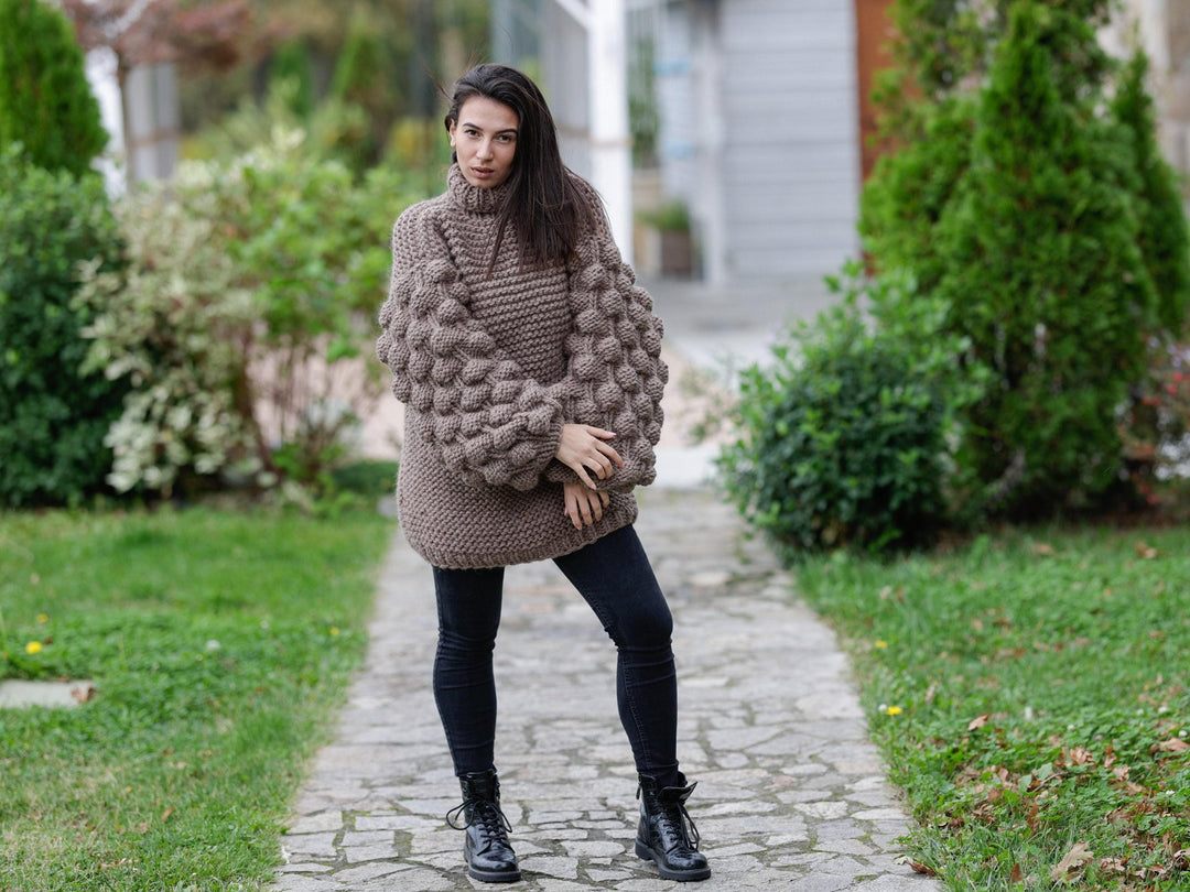 Thick Wool Sweater – Hand-Knitted Pullover with Bubble Sleeves T1103