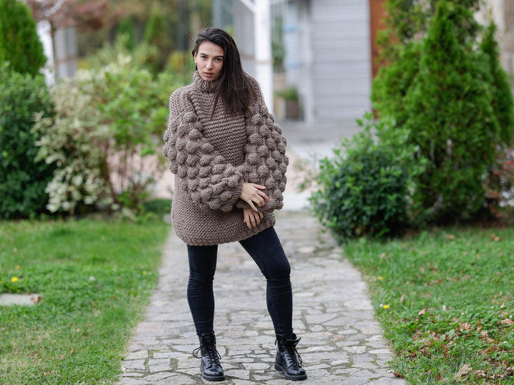 Thick Wool Sweater – Hand-Knitted Pullover with Bubble Sleeves T1103