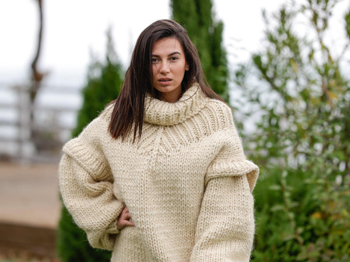100% Wool Sweater with Removable Sleeves – Chunky Hand-Knitted Jumper T1099