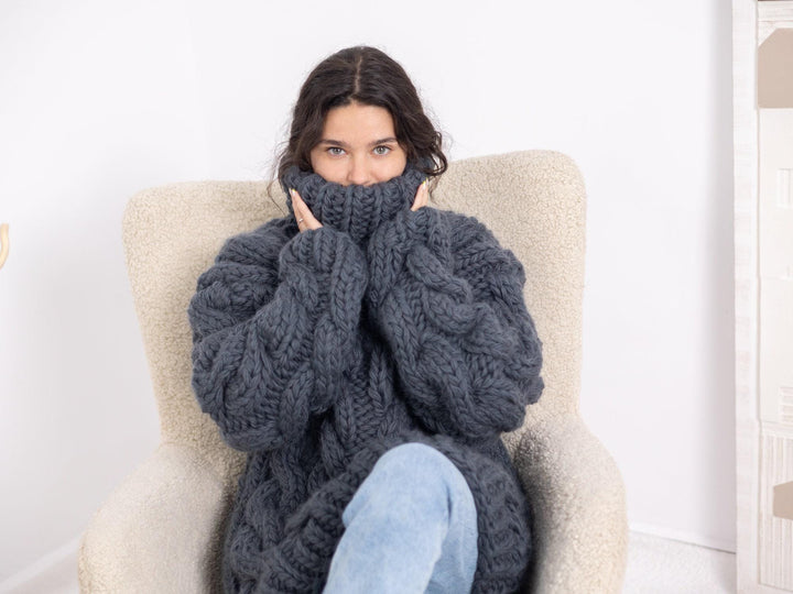 5-Strand Gray Wool Sweater – Chunky Cable Knit Woolen Pullover T1667