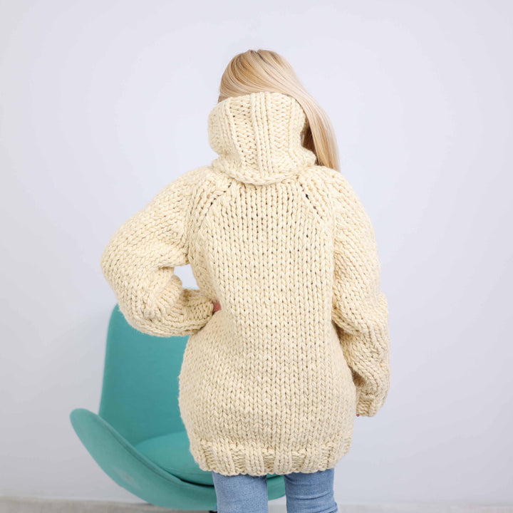 5-Strand Chunky Wool Sweater – Hand-Knitted Pullover with Extra Long 50 cm Turtleneck T1878