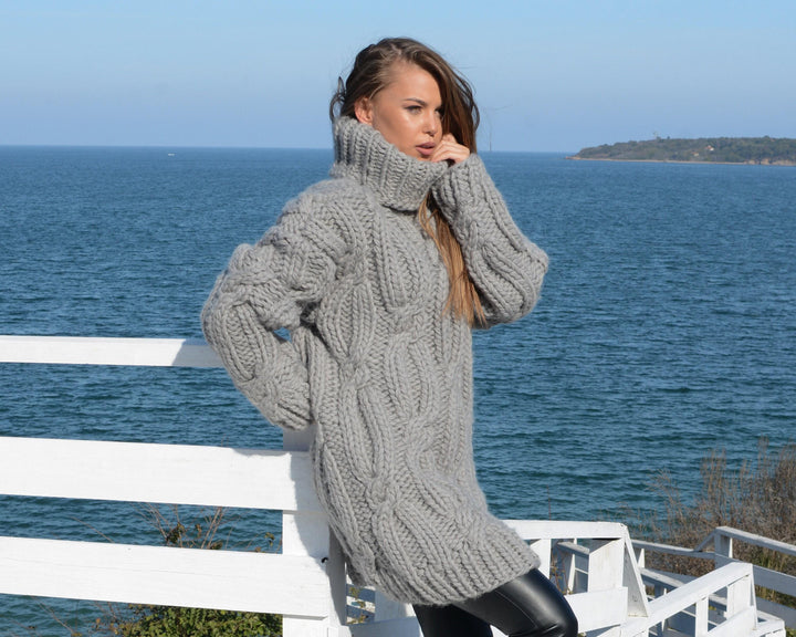Cable Knit Wool Sweater – Hand-Knitted Huge Chunky Pullover T661W