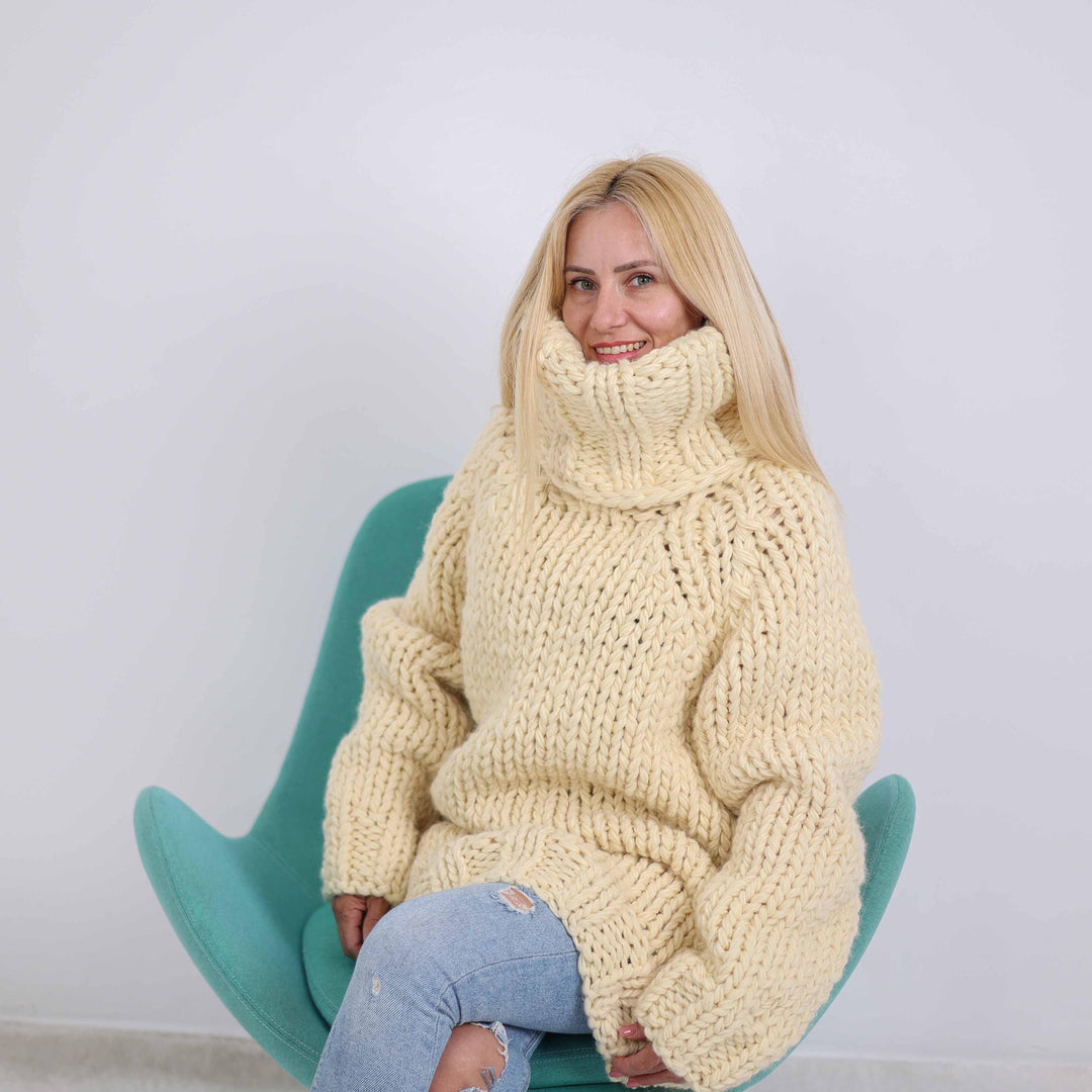 5-Strand Chunky Wool Sweater – Hand-Knitted Pullover with Extra Long 50 cm Turtleneck T1878