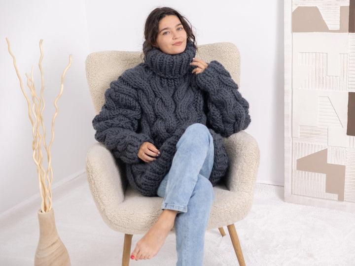 5-Strand Gray Wool Sweater – Chunky Cable Knit Woolen Pullover T1667