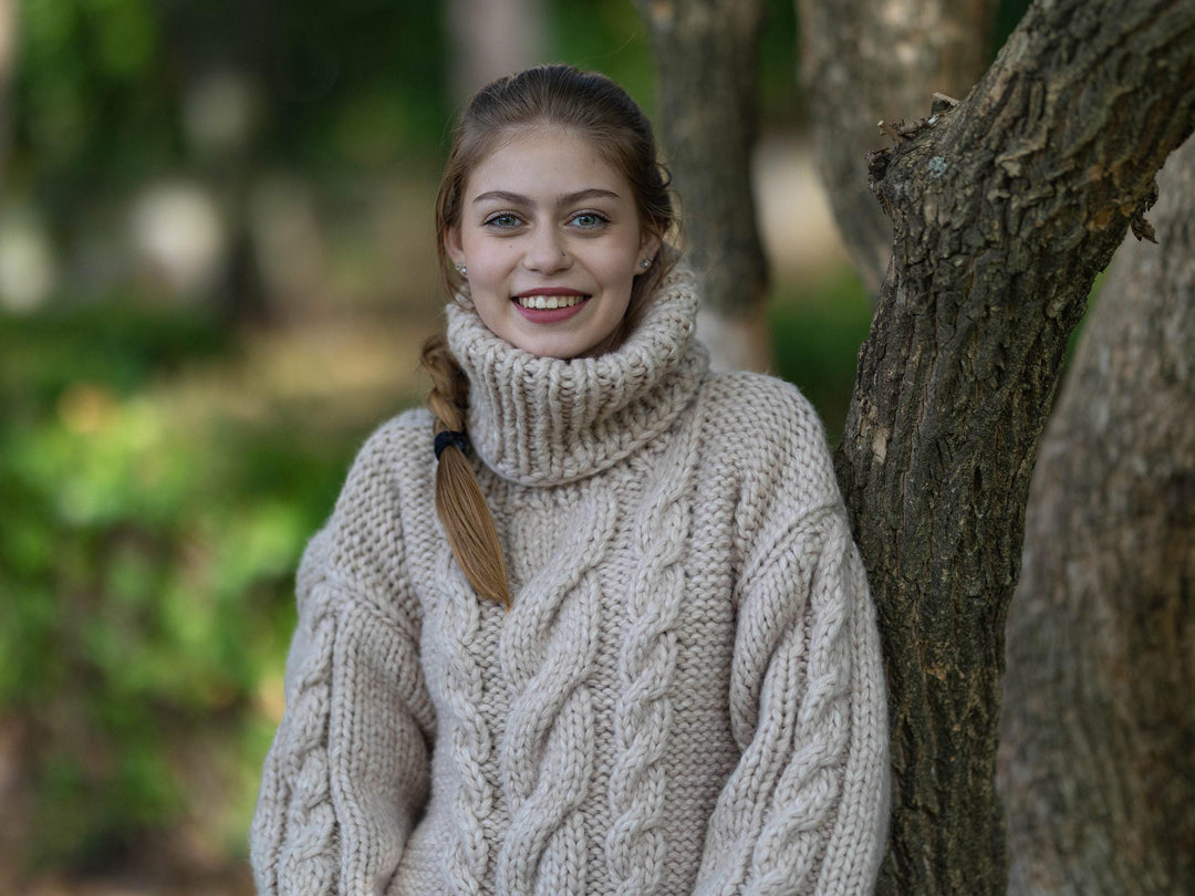 Soft Sweater – Hand-Knitted Pullover in Extra Fine Merino Wool T1282