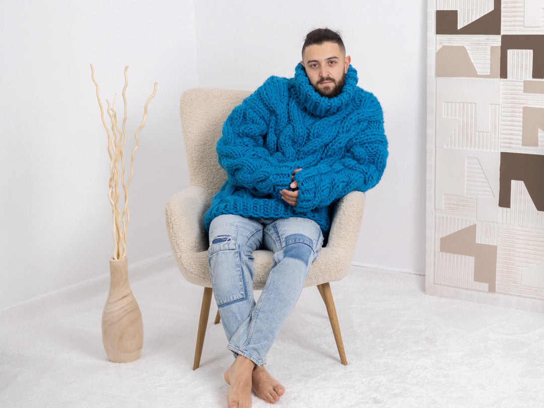 Chunky Blue Wool Sweater – 5-Strand Thick Hand-Knitted Men’s Jumper T1666