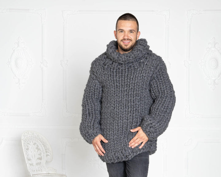 12-Strand Chunky Knit Wool Sweater – Hand-Knitted Gray Pullover T634M