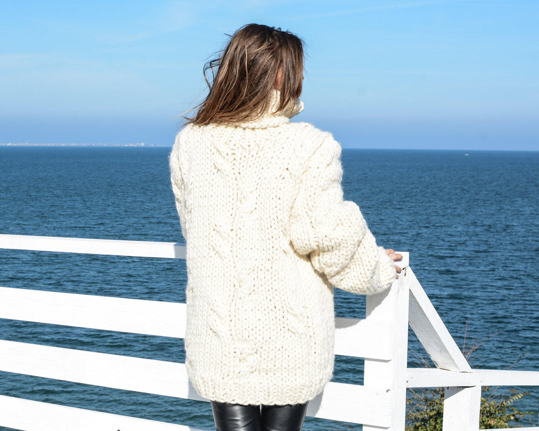 Chunky Wool Sweater in Cream – Hand-Knitted Cable Knit Jumper T662M