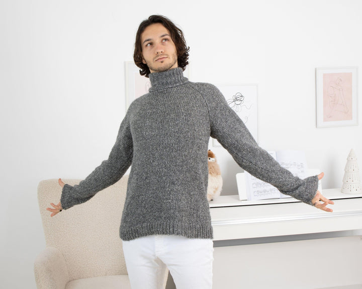 Gray Bouclé Alpaca Sweater for Men – Soft Hand-Knitted Jumper T1335