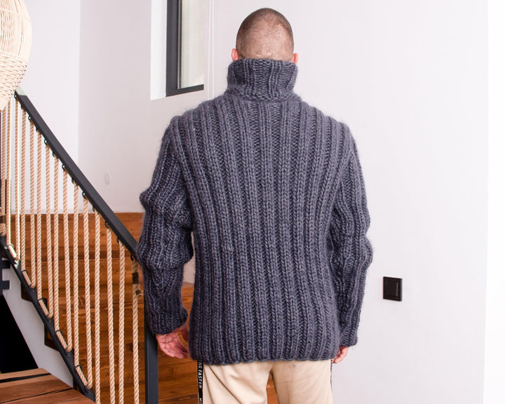 Chunky Zigzag Blue and White Wool Sweater – Hand-Knitted Soft Wool Jumper T820M