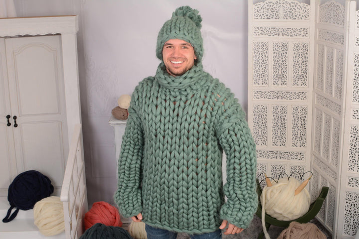Chunky Merino Wool Sweater – Oversized Thick Knit Minimalist Pullover for Men T716M