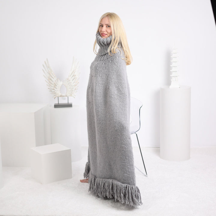 Grey Wool Poncho – Hand Knitted Chunky Knit with 50 cm Turtleneck T1628